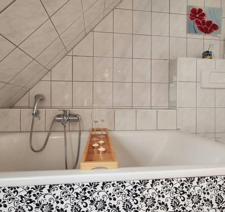 Ruhiges Exzellenz-Appartement Diana Im Elb-Urstromtal - Fast Wlan, Good For Long-Terms Bleckede Buitenkant foto